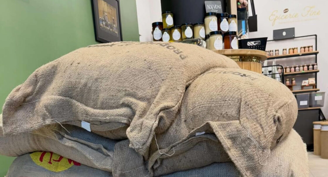 Sacs de café dans la boutique Green Bean Cà Phê