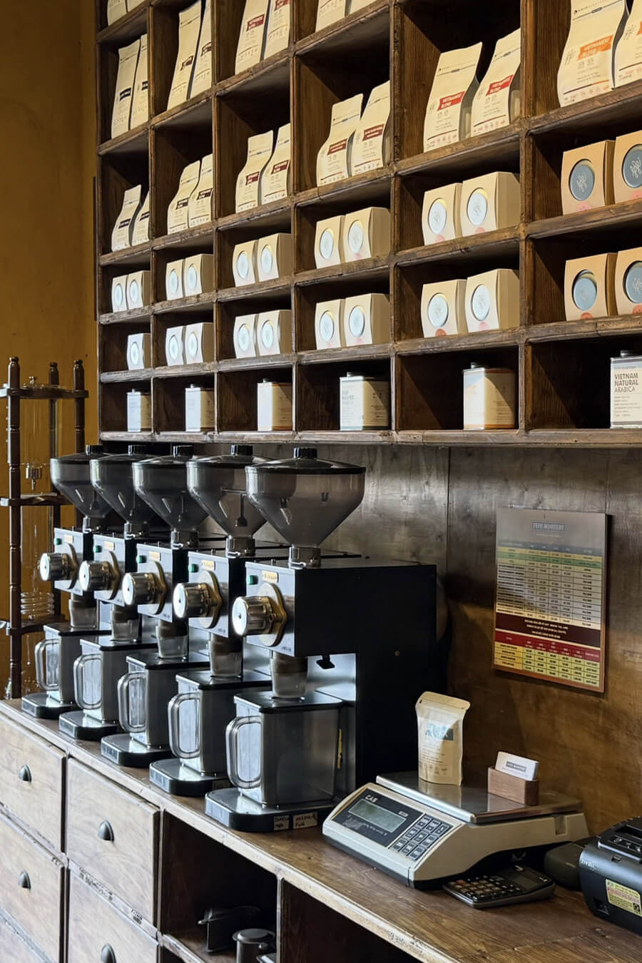 Choix de café dans une boutique au Vietnam