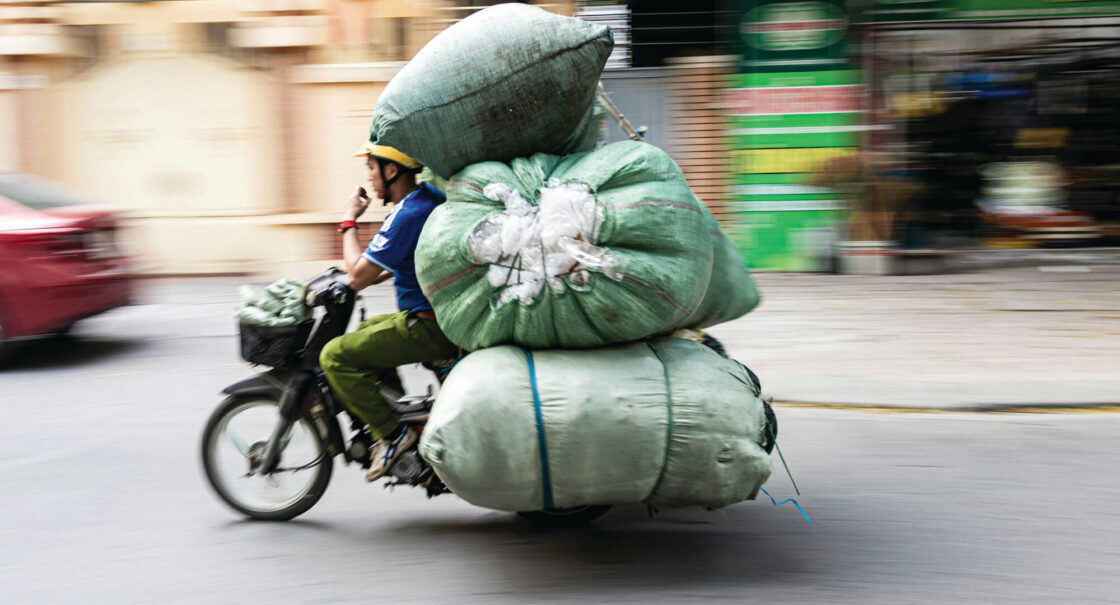 transporteur à scooter au Vietnam